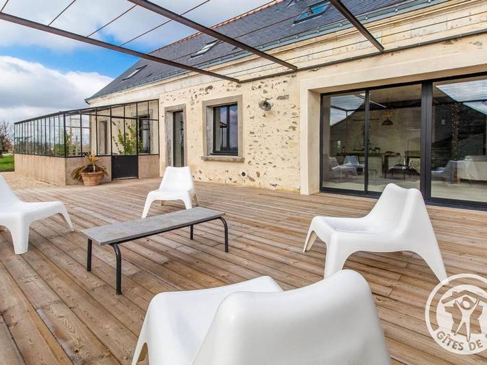 Location de vacances pour 8 personnes, avec terrasse à Saint-Aubin-de-Luigné