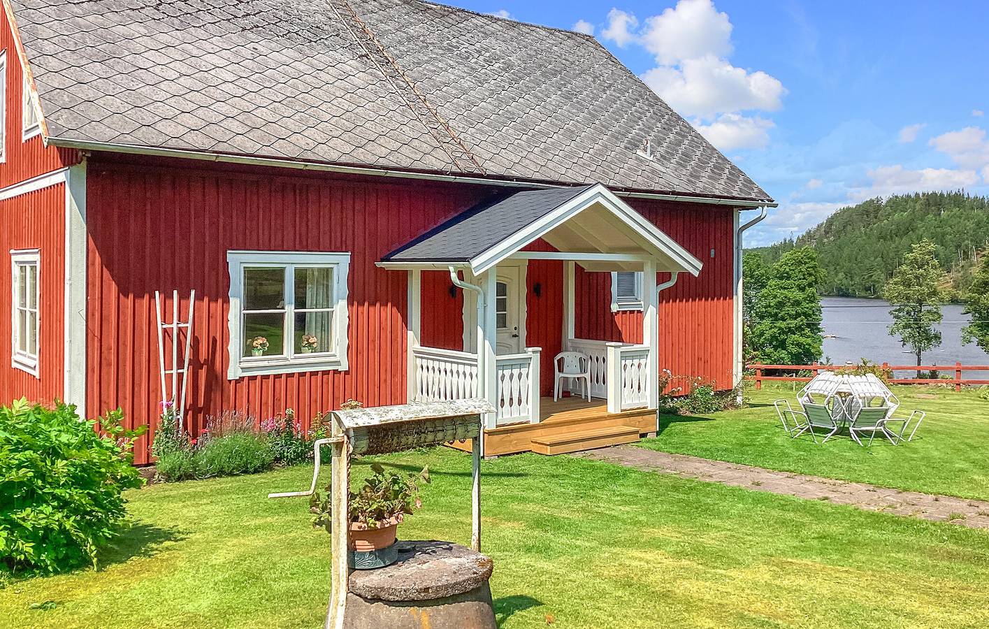 Hus för 6 Personer, med sjöutsikt och trädgård