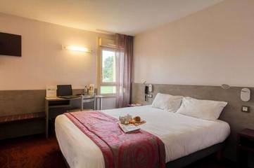 Hôtel pour 3 personnes, avec terrasse, animaux acceptés à Saint-Saturnin