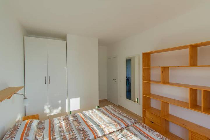 Appartement entier, Beach Apartment 1: zone de baignade privée, plage de sable, WiFi, idéal pour les familles in Novalja, Pag