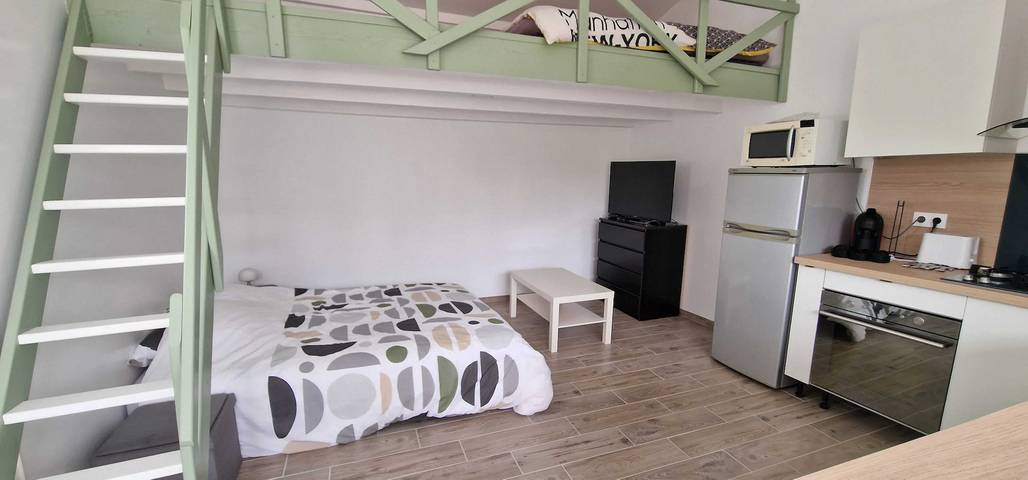 Gîte pour 4 personnes, avec terrasse à Cuges-les-Pins - 2