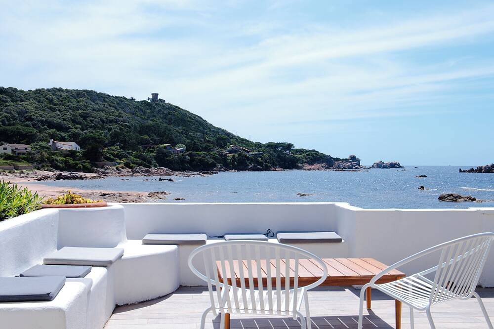 Piedi della villa in acqua in Isolella, Pietrosella