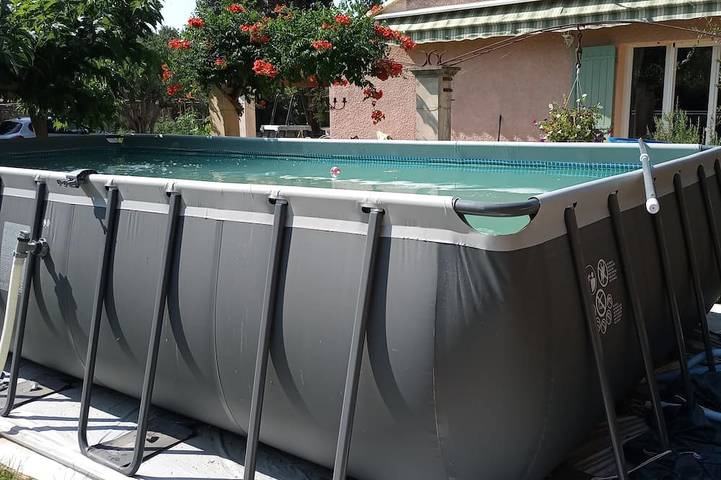 Location de vacances pour 6 personnes, avec terrasse et jardin à Aramon - 4