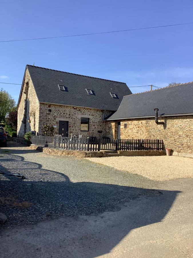 Gîte pour 4 personnes, avec Terrasse ainsi que Jardin et Piscine dans Vautorte