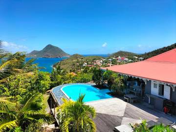 Gîte pour 7 personnes, avec vue ainsi que piscine et jardin à Terre-de-Bas