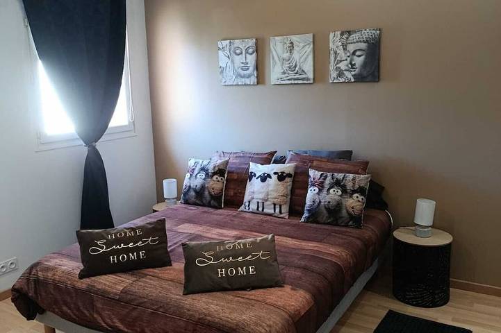 Gîte pour 4 personnes, avec jardin ainsi que jacuzzi et terrasse, animaux acceptés à Brasles