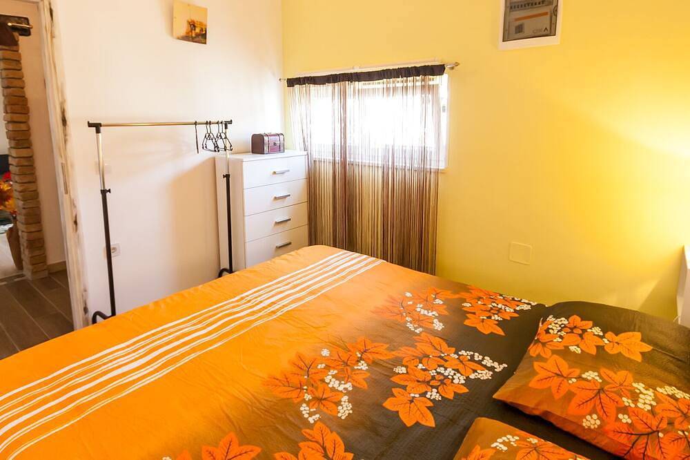 Acogedora casa de la piscina Tomas, cerca de Pula, con 2 dormitorios in Marčana, Costa sur de Istria