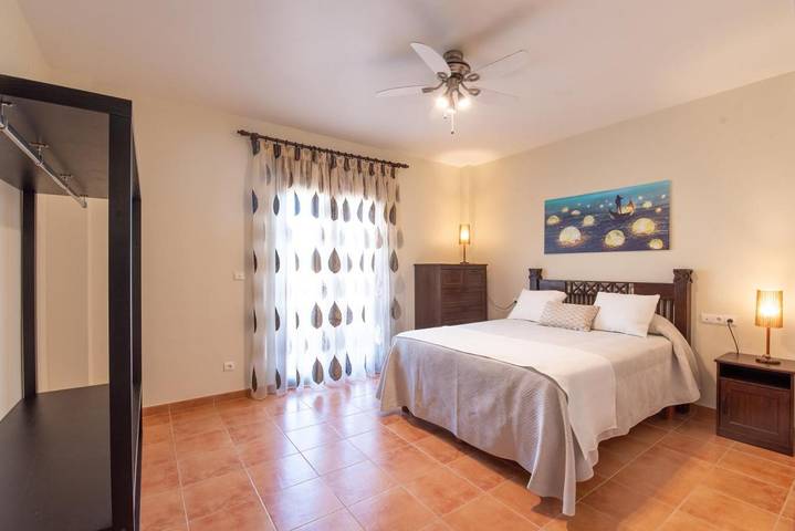 Casa rural para 8 personas, con Balcón y Terraza además de Jardín y Piscina en Dúrcal - 3