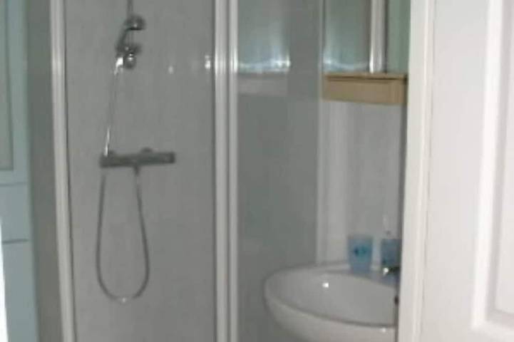 Location de vacances pour 4 personnes, avec terrasse ainsi que jardin et jacuzzi à Corme-Écluse - 4