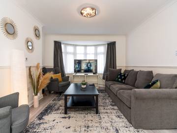 Holiday Home for 8 People in Bexley, London, Photo 1