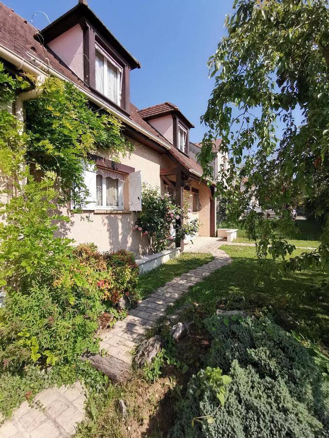 Location de vacances pour 2 personnes, avec jardin à Conches-sur-Gondoire