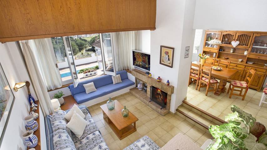 Chalet para 10 personas, con terraza y jardín en Selva - 3