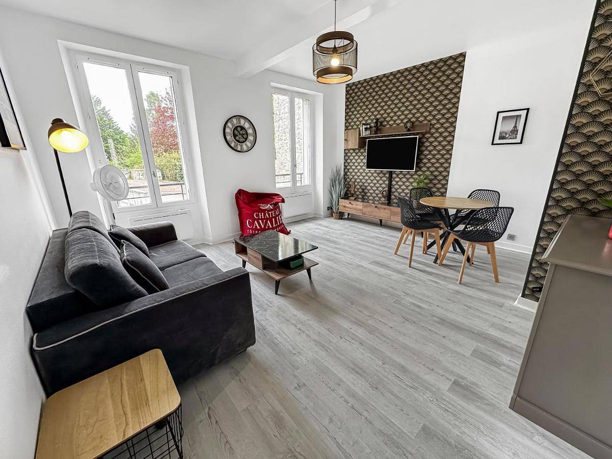 Appartement entier, One-Bedroom Apartment in Annet-sur-Marne, Seine-et-Marne