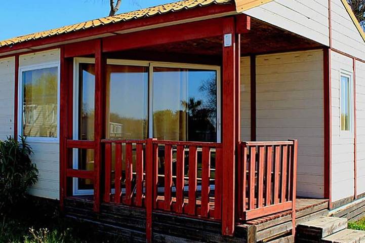 Chalet pour 7 personnes, avec piscine et terrasse, animaux acceptés à Lattes