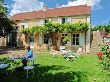 Maison d’hôte pour 2 personnes, avec vue et jardin à Marzy