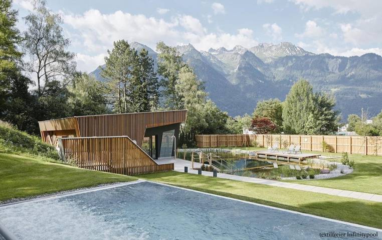 Hotel für 3 Personen, mit Terrasse und Whirlpool sowie Garten und Pool in Bludenz
