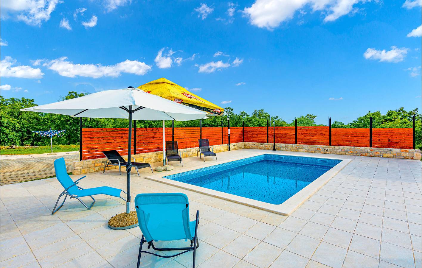 Geräumige 2-Zimmer-Wohnung mit WLAN, Pool und Terrasse in Filipana, Südküste Istrien