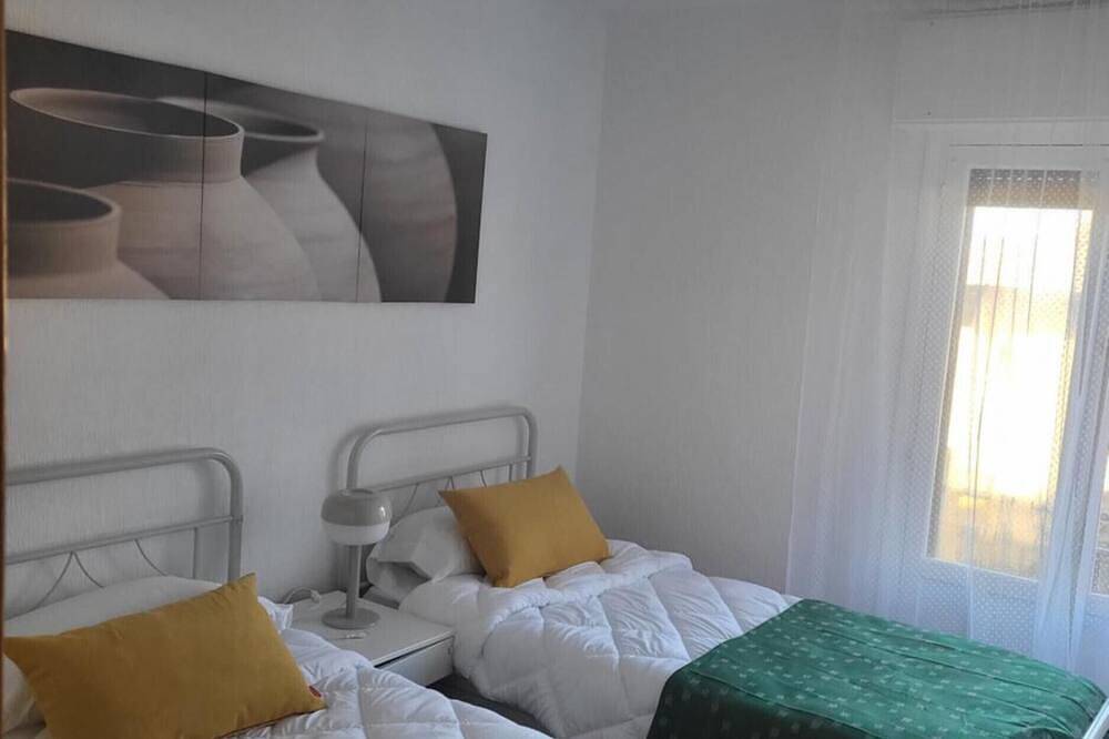 Casa Vacacional 'La Consulta De Paloma' con Vistas a la Montaña, Balcón y Wi-Fi in Riaza, Provincia de Segovia