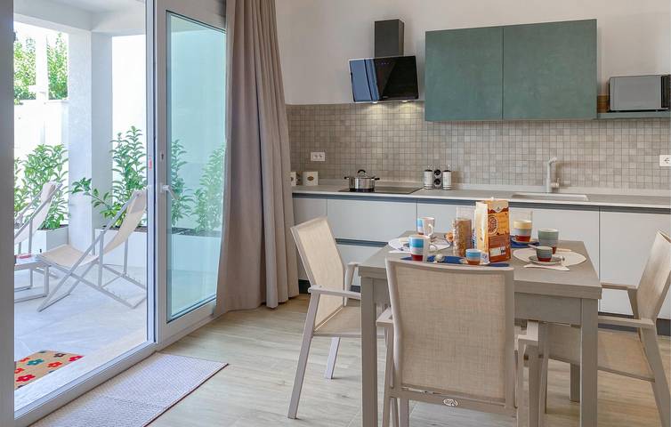 Apartamento vacacional entero, Acogedor apartamento de playa con aire acondicionado y aparcamiento cerca de Maganuco in Marina di Modica, Módica