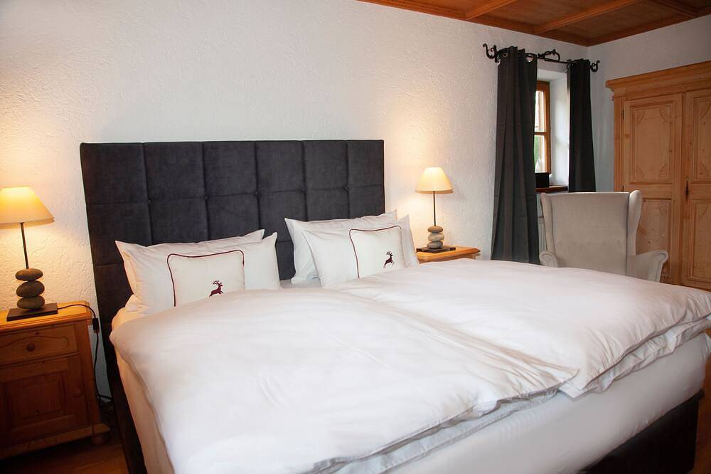 Entire apartment, Ferienwohnung Zirbenchalet in Kreuth, Bavarian Alps