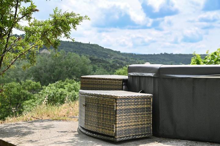 Location de vacances pour 6 personnes, avec jardin ainsi que piscine et vue, animaux acceptés à Viens - 3