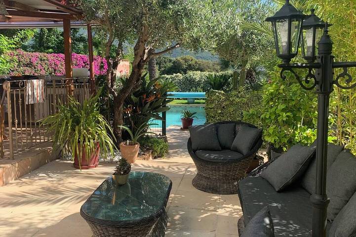 Location de vacances pour 6 personnes, avec jardin et balcon, animaux acceptés à Eccica-Suarella