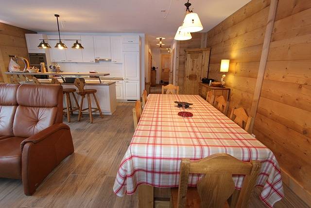 Appartement de vacances entier, Appartement Zeppelin A11 - 3 chambres à coucher, 99m², 6 personnes in Château-d' Œx, Alpes Vaudoises