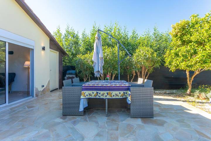 Appartement entier, Appartement 'Studio Bormes' avec terrasse privée, Wi-Fi et climatisation in Bormes-les-Mimosas, Parc national de Port-Cros