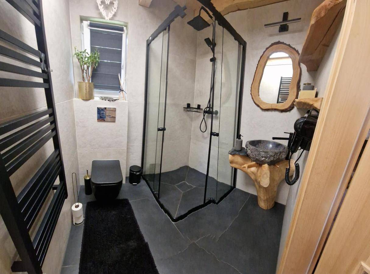 Two-Bedroom Chalet in Tylicz, Karpaty (Polska)