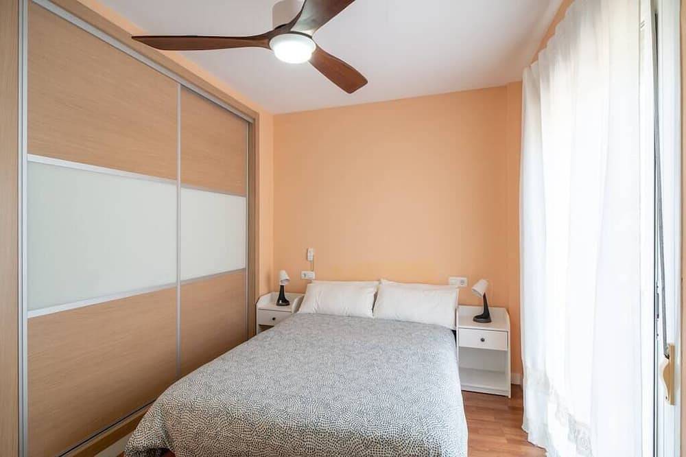 Adosado de 4 plantas con chill-out, Bbq y piscina in Urbanizacion La Esperanza, Vélez-Málaga