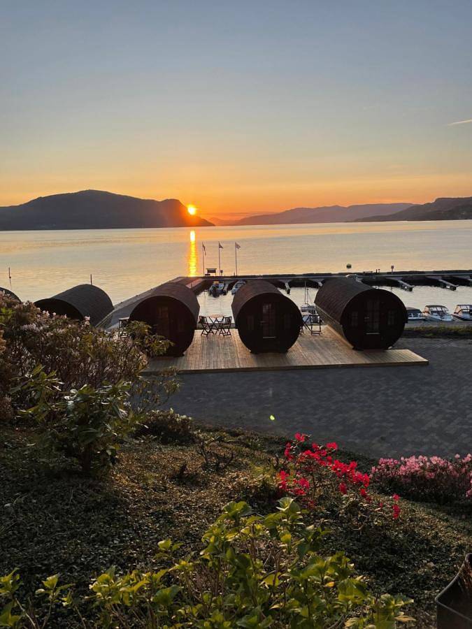 Sleeping barrel lodge Smaken av Ryfylke Event As, drives ikke som hotell in Hjelmeland