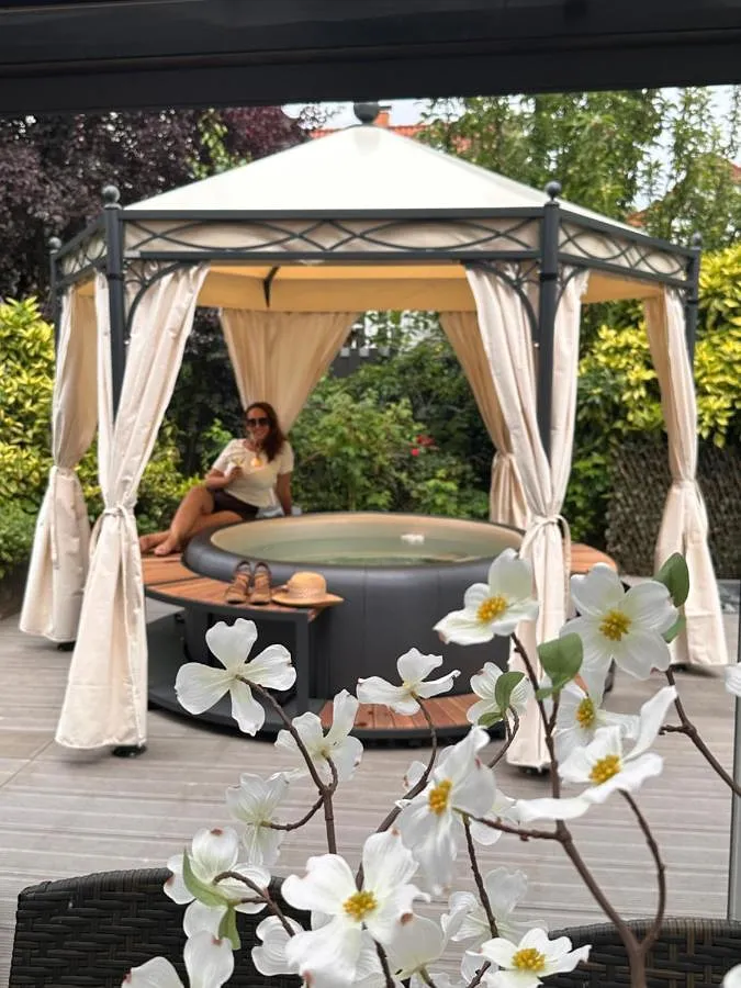 Aparthotel para 4 personas, con terraza y vistas, Se admiten mascotas - 1