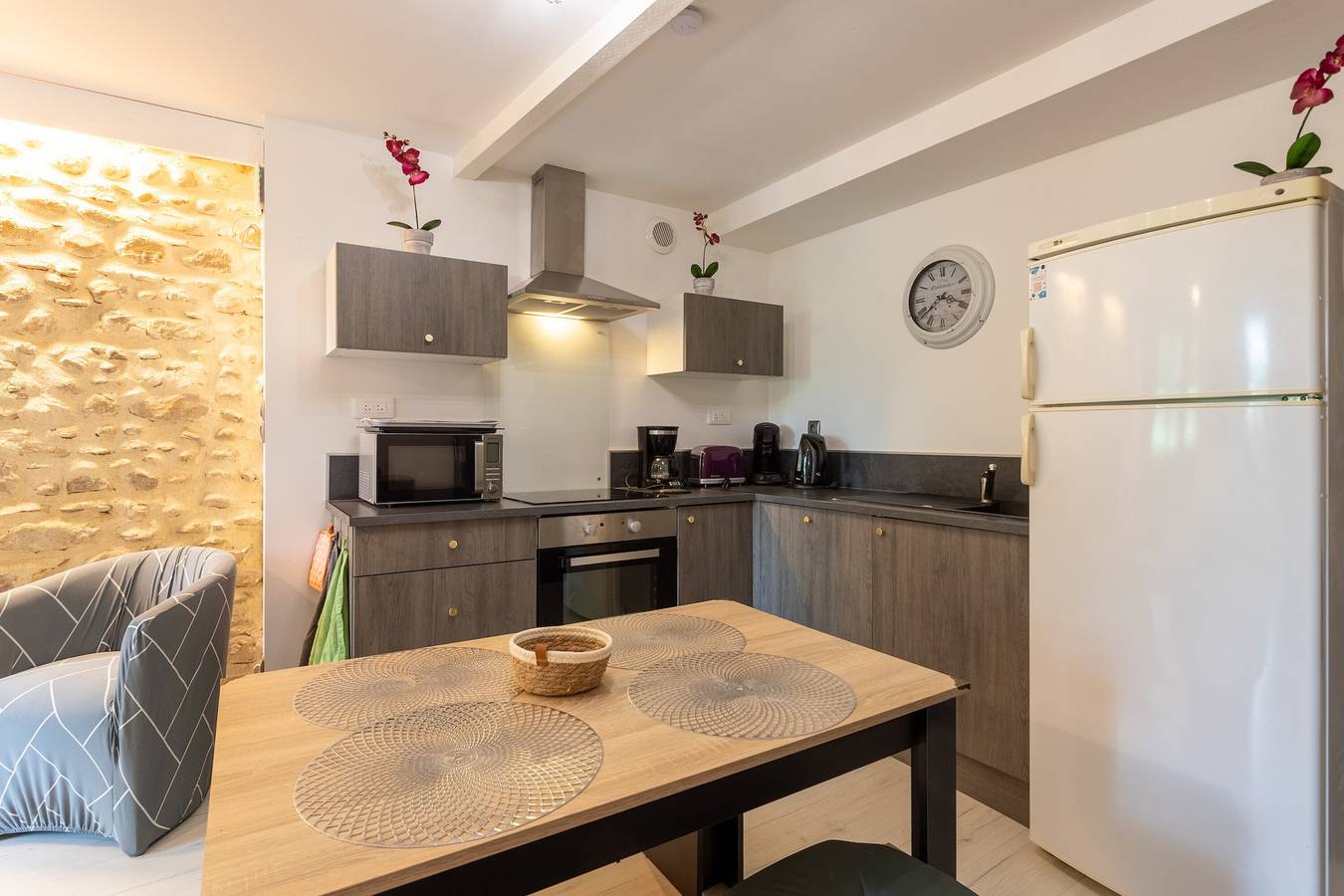 Holiday Home 'Cholena - Domaine Helaku' with Shared Terrace, Shared Garden and Wi-Fi in Monein, Béarn