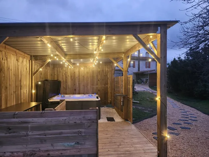 Apartamento de vacaciones para 2 personas, con jacuzzi y jardín - 1