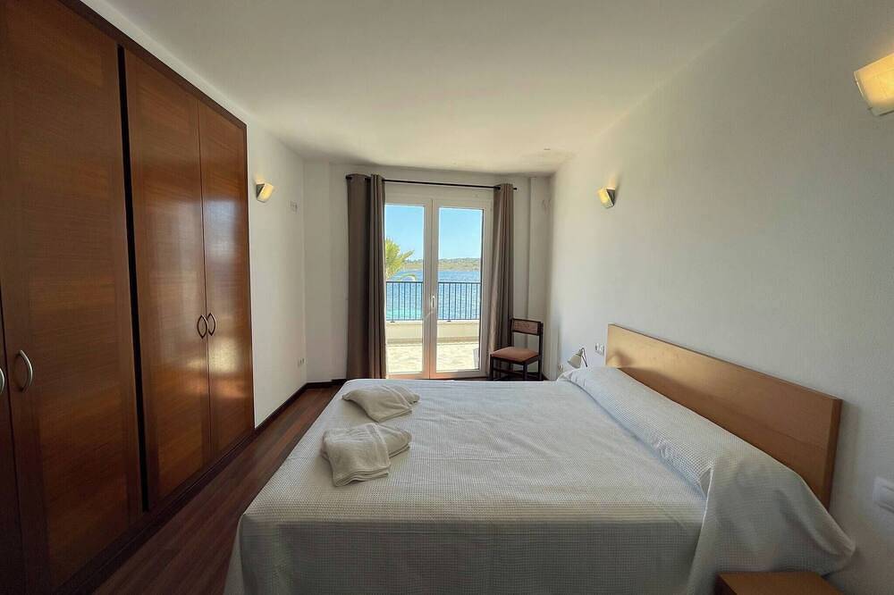 Apartamento entero, Apartamento en primera línea de mar in Fornells, Es Mercadal