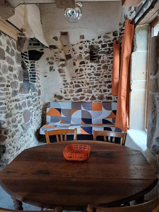 Location de vacances pour 4 personnes, avec vue et terrasse dans Coublanc - 2