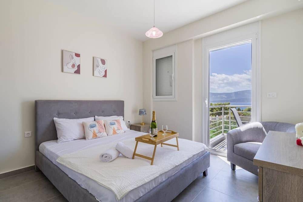 Enchanted Sunlit Villa Retreat in Korinthia