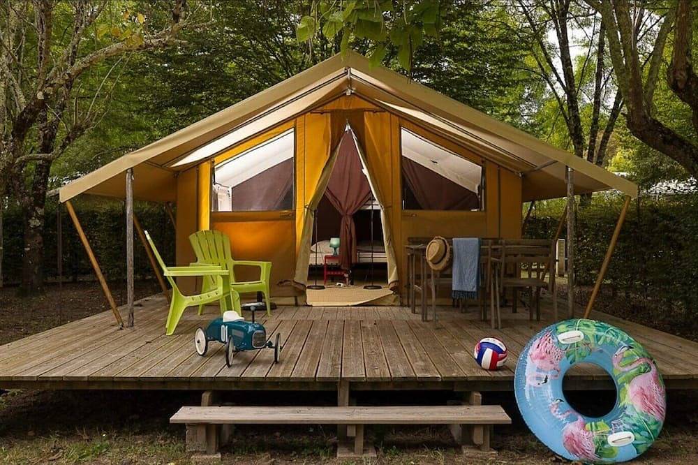 Zecamping 3* familial piscine chauffée pet friendly locatif 20m2 in Montpon-Ménestérol, Périgord Blanc