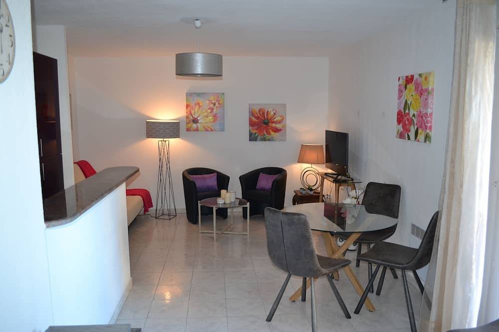 Appartamento intero, Moderno appartamento al piano terra con aria condizionata Bella vista mare, ampio terrazzo. in Isola Rossa (Francia), Calvi e dintorni