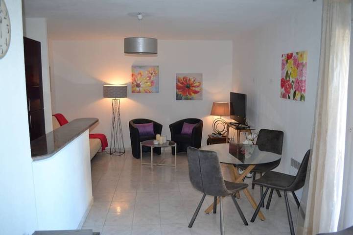Ganze Wohnung, Schöne moderne Wohnung klimatisierten Erdgeschoss mit Meerblick, große Terrasse. in L'Île-Rousse, Calvi und Umgebung