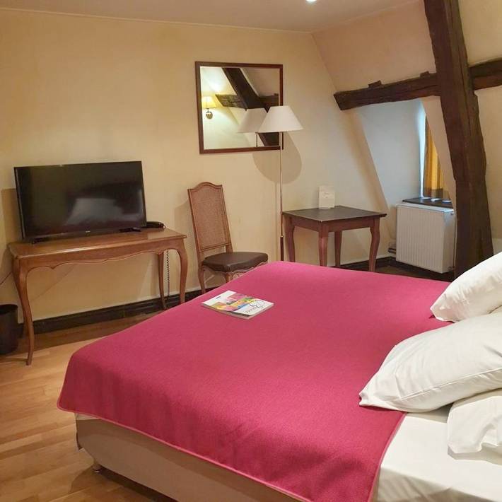 Hôtel pour 2 personnes dans Collegiale Notre Dame - 4