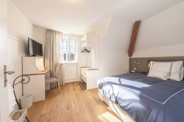 Delightful 6-bedroom Boutique Guesthouse on Lake Sarnen in Sachseln, Obwalden