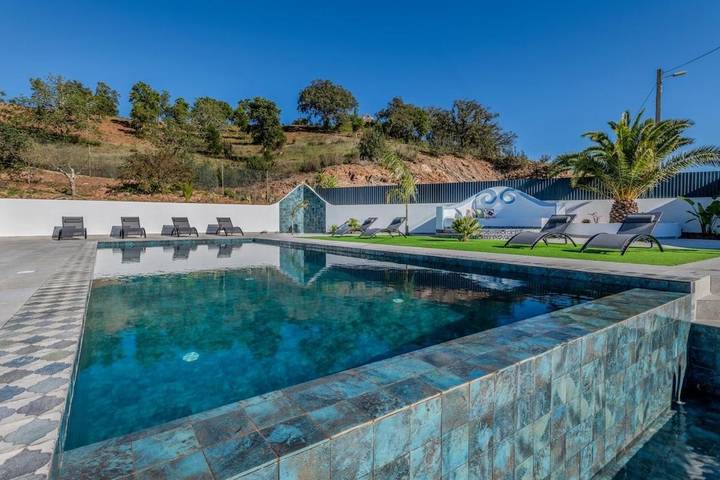 Casa de férias para 10 pessoas, com piscina e jardim e ainda vista em São Bartolomeu de Messines