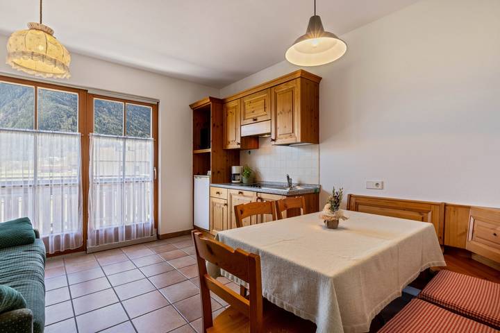 Ferienwohnung für 8 Personen, mit Balkon und Garten