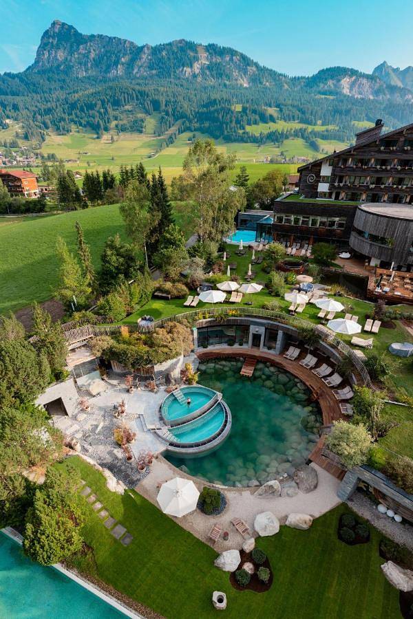 Hôtel pour 4 personnes, avec jardin et vue ainsi que piscine et sauna, animaux acceptés