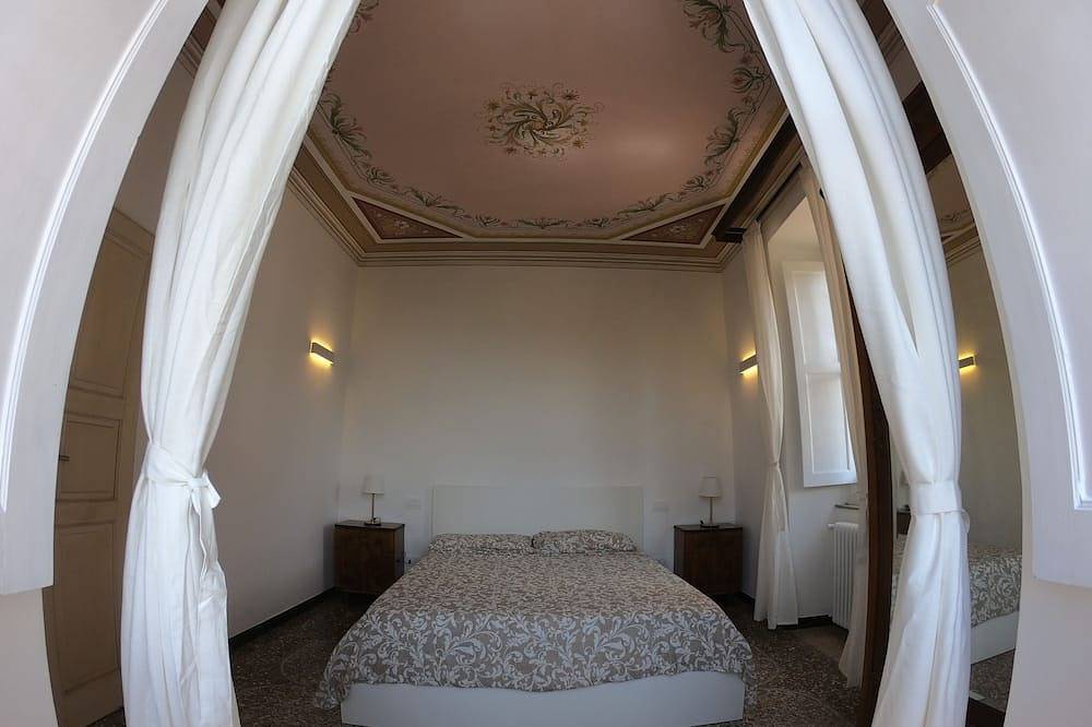 La Scialuppa design apartment in Bagni Miramare, Camogli