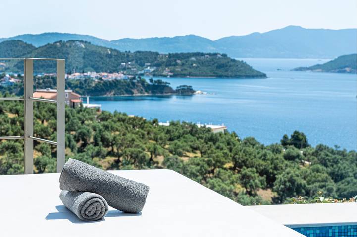 Ferienhaus für 8 Personen, mit Meerblick und Balkon sowie Terrasse und Garten auf Skiathos - 2
