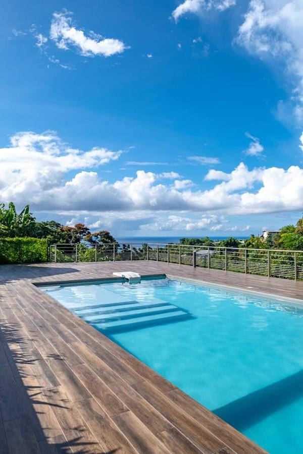 Appartement de vacances pour 7 personnes, avec piscine ainsi que vue et terrasse