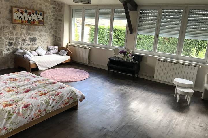 Location de vacances pour 10 personnes, avec jardin, animaux acceptés à Villeneuve-de-Berg - 3