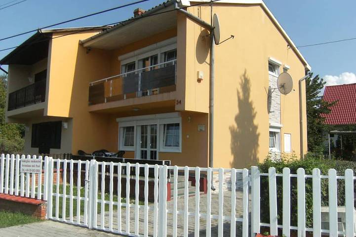 Ferienhaus für 5 Personen, mit Pool und Garten, mit Haustier